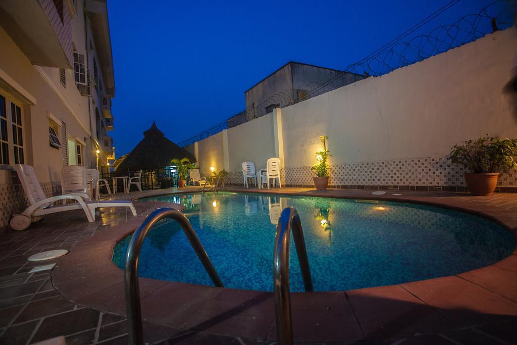 Apartment Royale Hotel & Suite Lagos Exterior photo