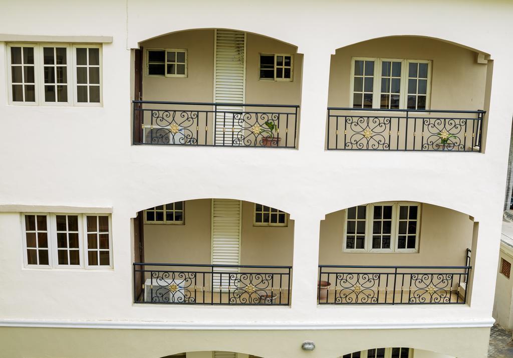 Apartment Royale Hotel & Suite Lagos Exterior photo